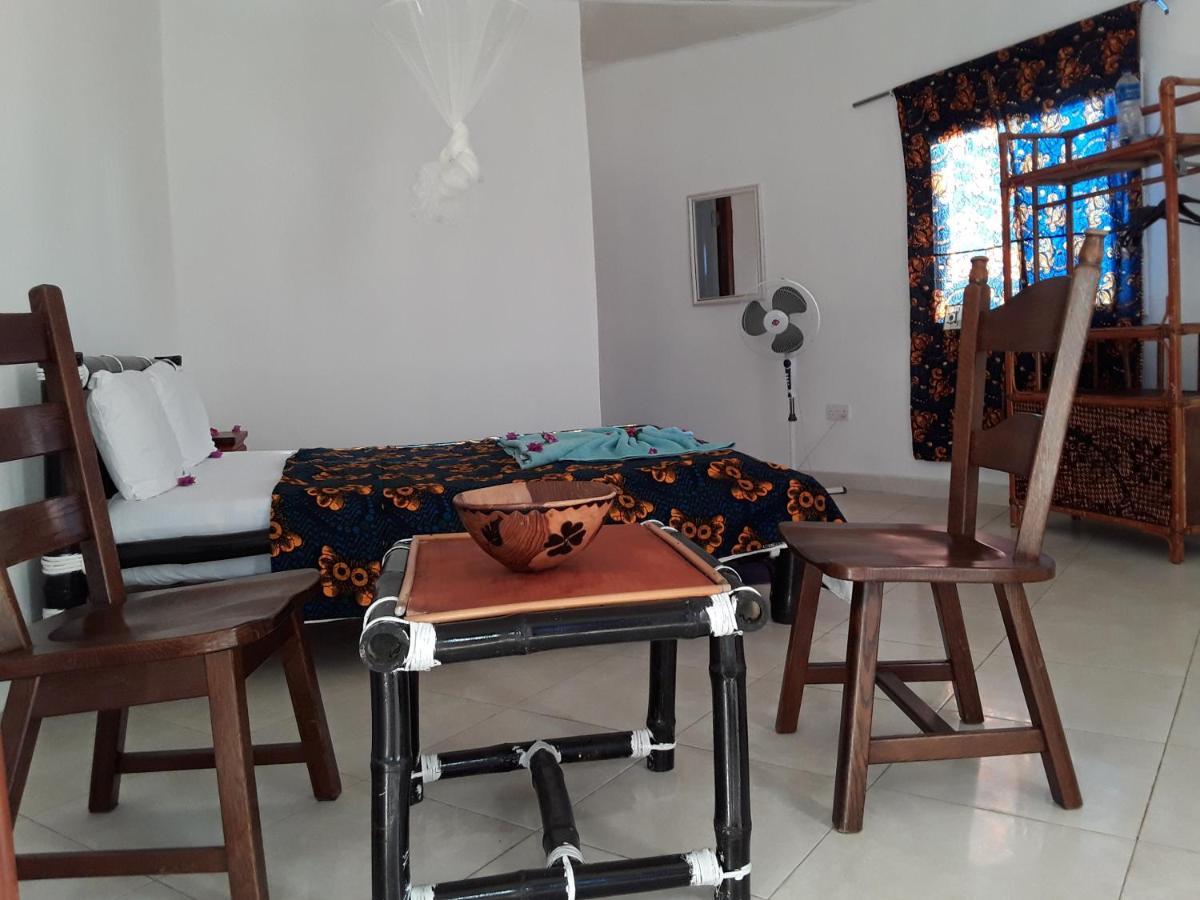 Kinkiliba Beach Lodge Sanyang Eksteriør bilde