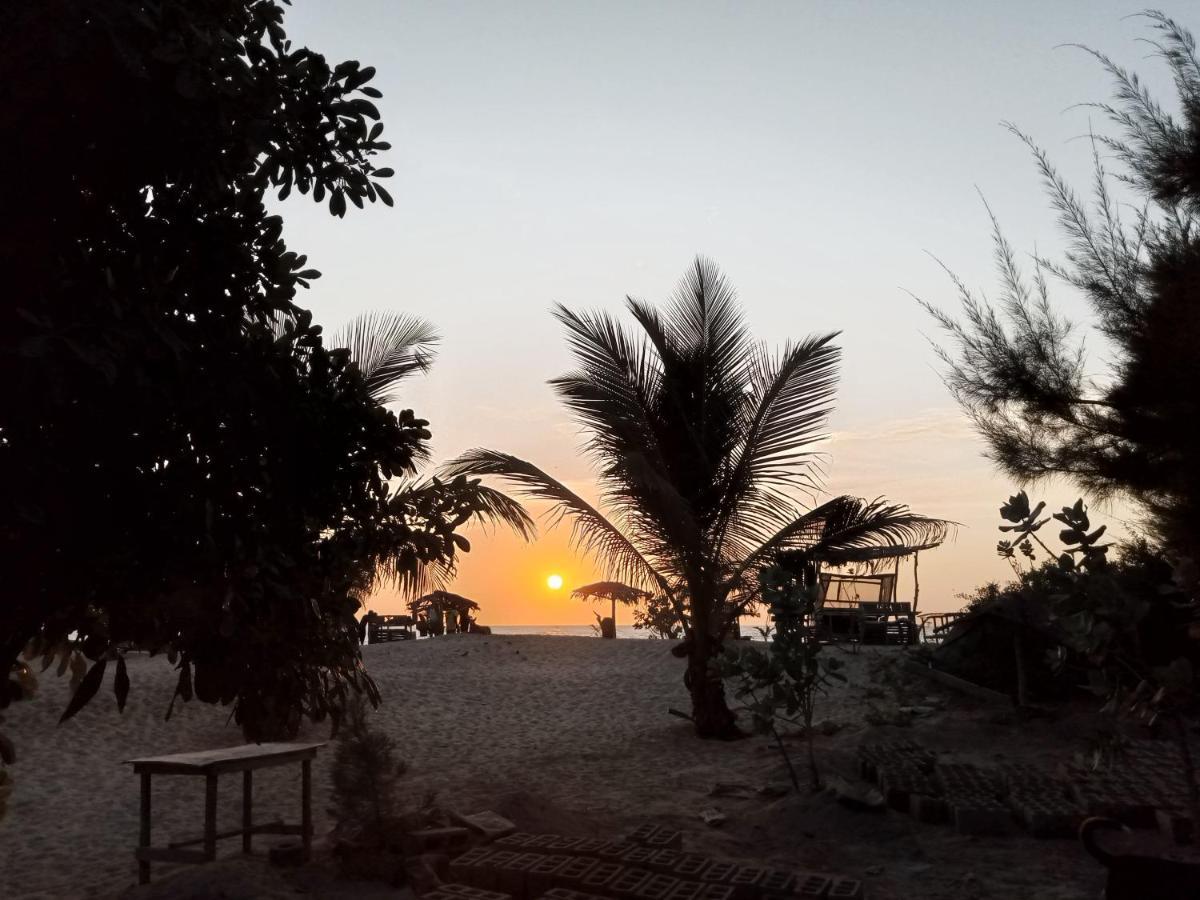 Kinkiliba Beach Lodge Sanyang Eksteriør bilde